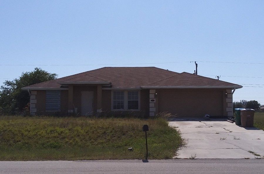 1st image of 1218 NE 3rd Ave
