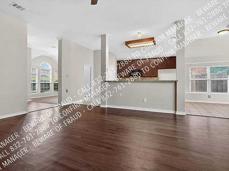 12079 Kingsville Dr — Photo 7