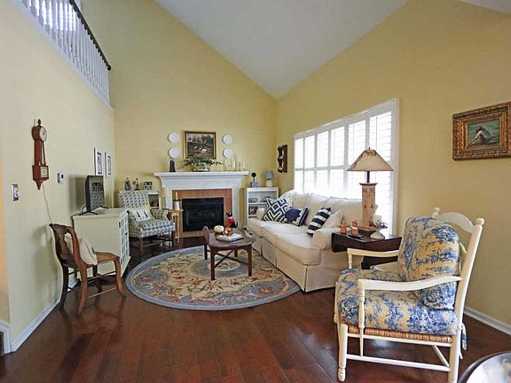 5th image of 5228 Willow Grove Pl N