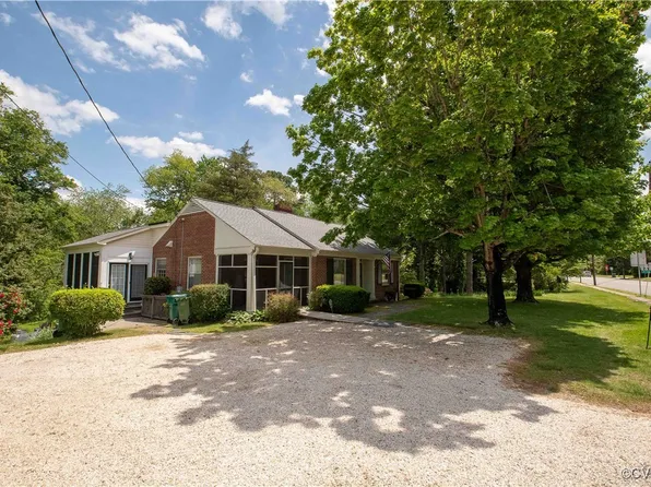 319 N Main St, Bowling Green, VA 22427