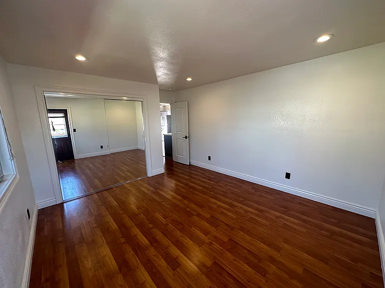 1517 Liberty St — Photo 10