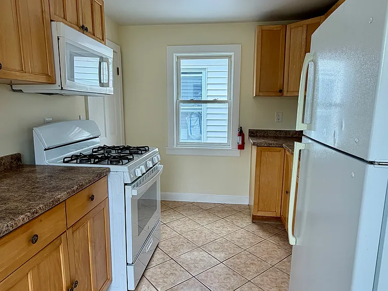 44 Everett St #2 — Photo 2