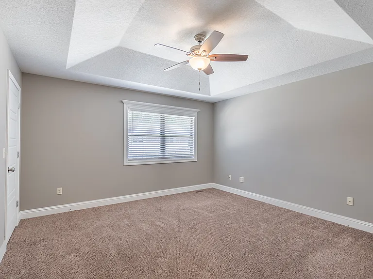 Eagle Pass Ln — Photo 21
