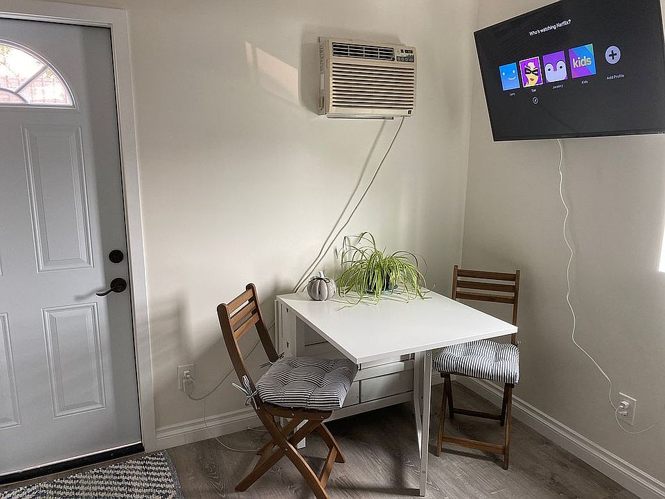 Breakfast nook