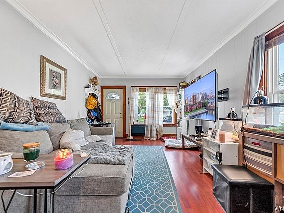 5th image of 294 Washington St