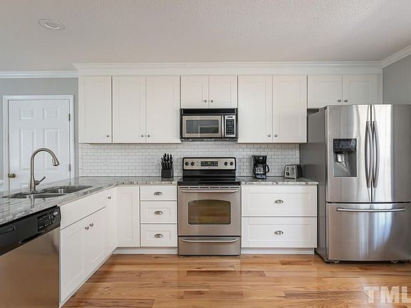 5th image of 421 Hogan Cir