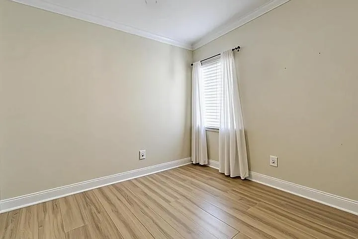 3 bed, 1200 sqft, $3,200 — Photo 3