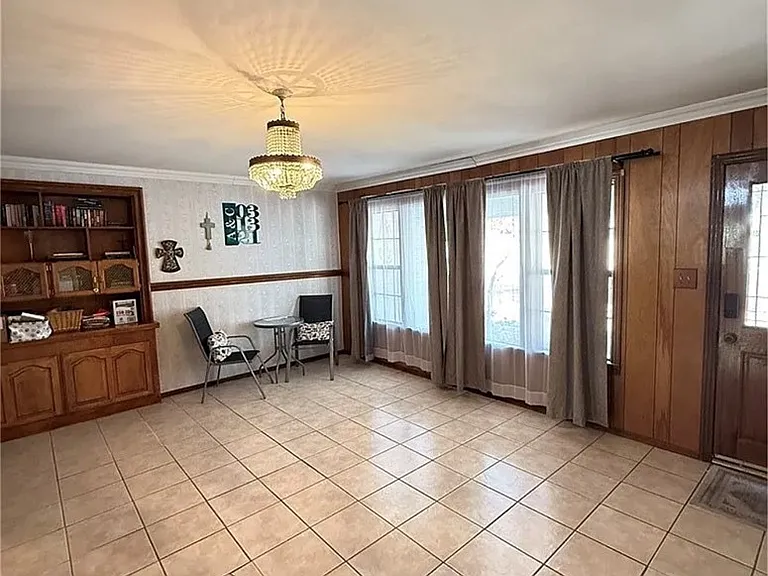 1603 Pena St — Photo 3