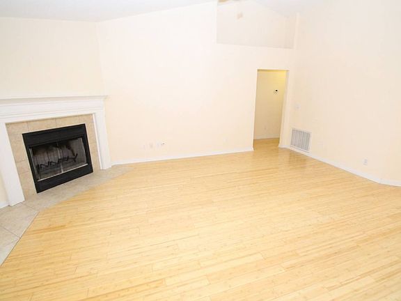 4th image of 3418 Esplanade Dr