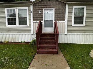 1 Emerald Cir, Whitmore Lake, MI 48189