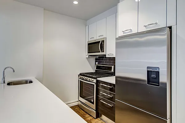 Rented by News Realty | media 27