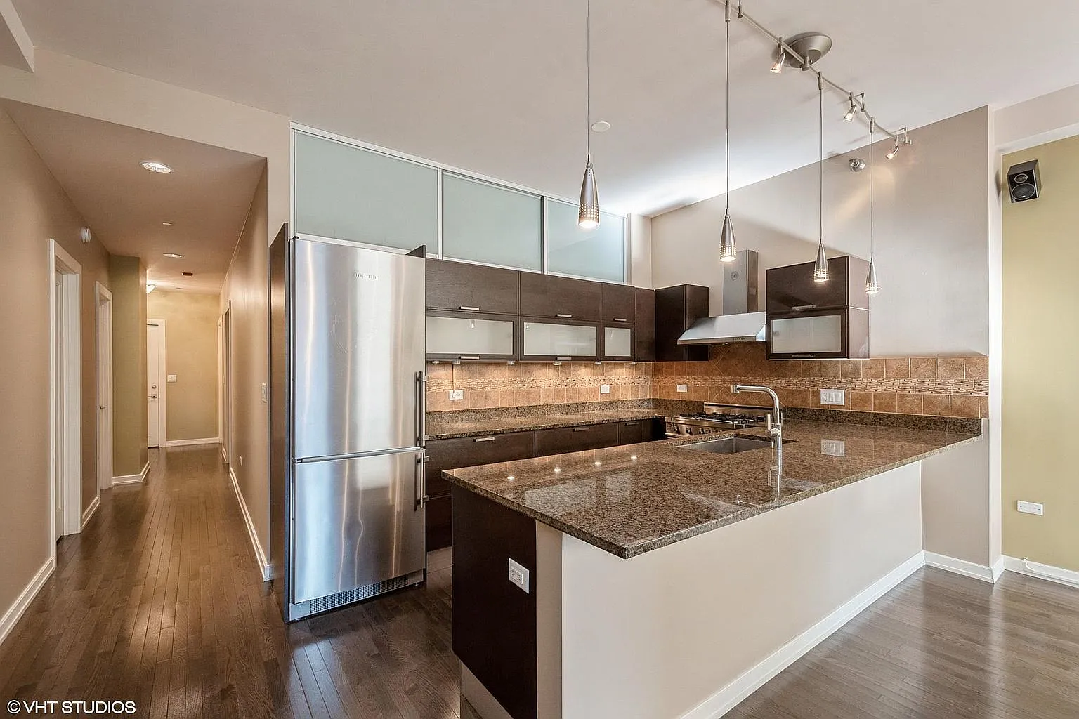 2 bed, 1395 sqft, $3,800 — Photo 4