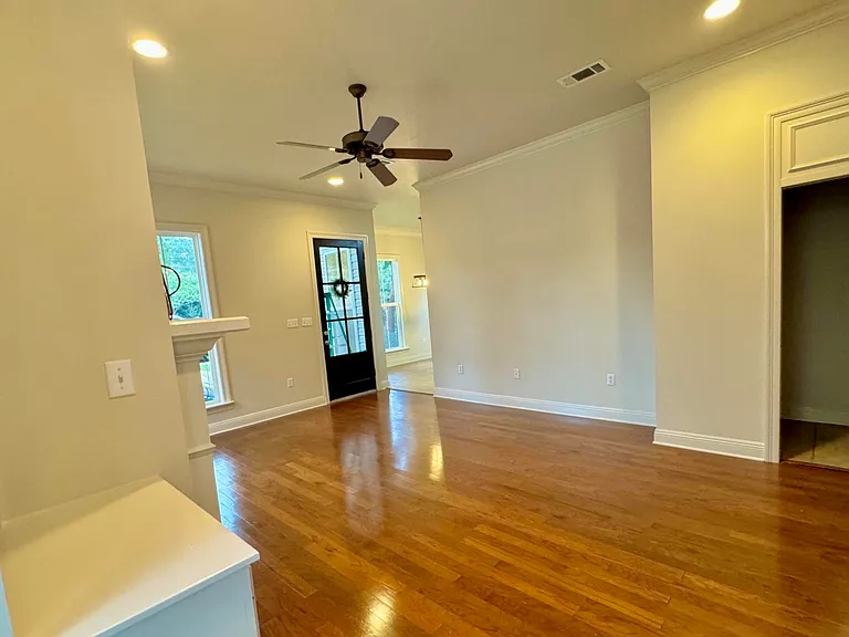 26 Bridgefield Ct — Photo 4