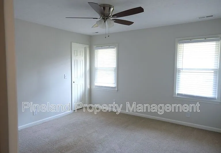 405 Andros Dr — Photo 8