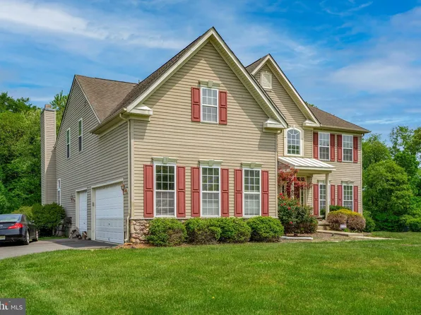 4 Hegyi Ct, Burlington, NJ 08016