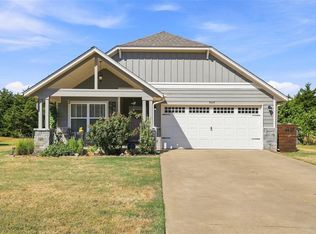 9437 Prairie Dog Dr, Edmond, OK 73034