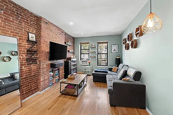 1st image of 332 E 77th St APT 11