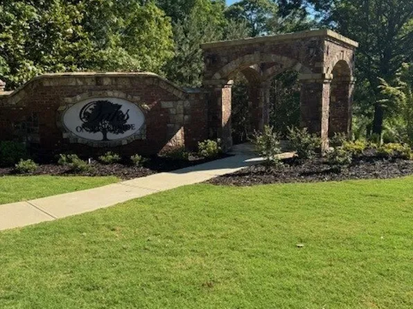 1747 Oak Tree Holw, Gainesville, GA 30501
