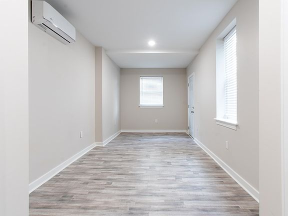 5th image of 629 E Clementine St #2FF