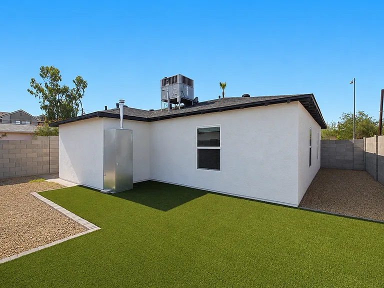 1005 E Mariposa St #MAIN HOUSE — Photo 20