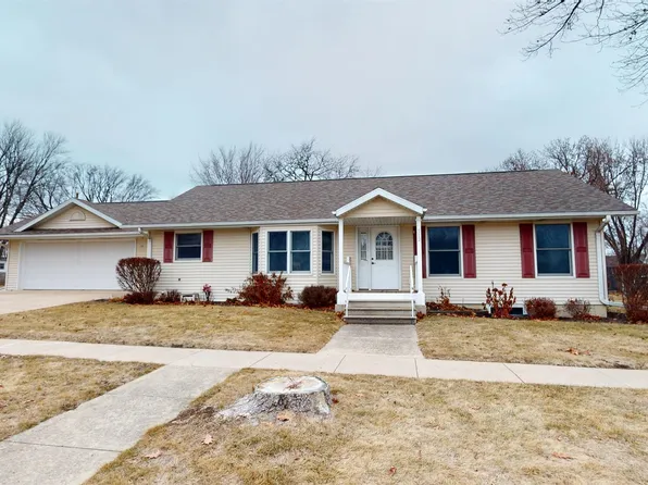312 E Maple St, Holstein, IA 51025
