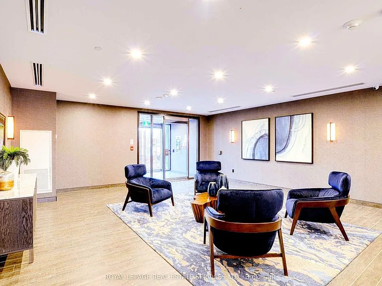 460 Dundas St E #1102 — Photo 47