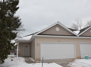 146 Summer Tree Dr, Porter, IN 46304