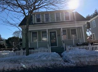 100 Maple Ave, Barrington, RI 02806