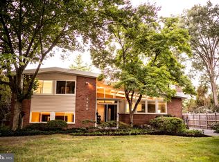 8900 Camfield Dr, Alexandria, VA 22308
