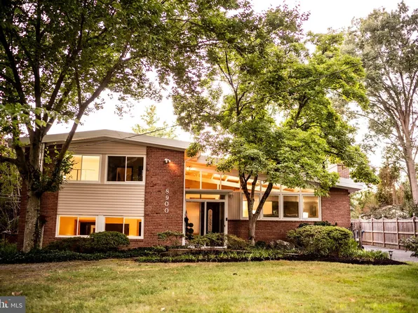 8900 Camfield Dr, Alexandria, VA 22308