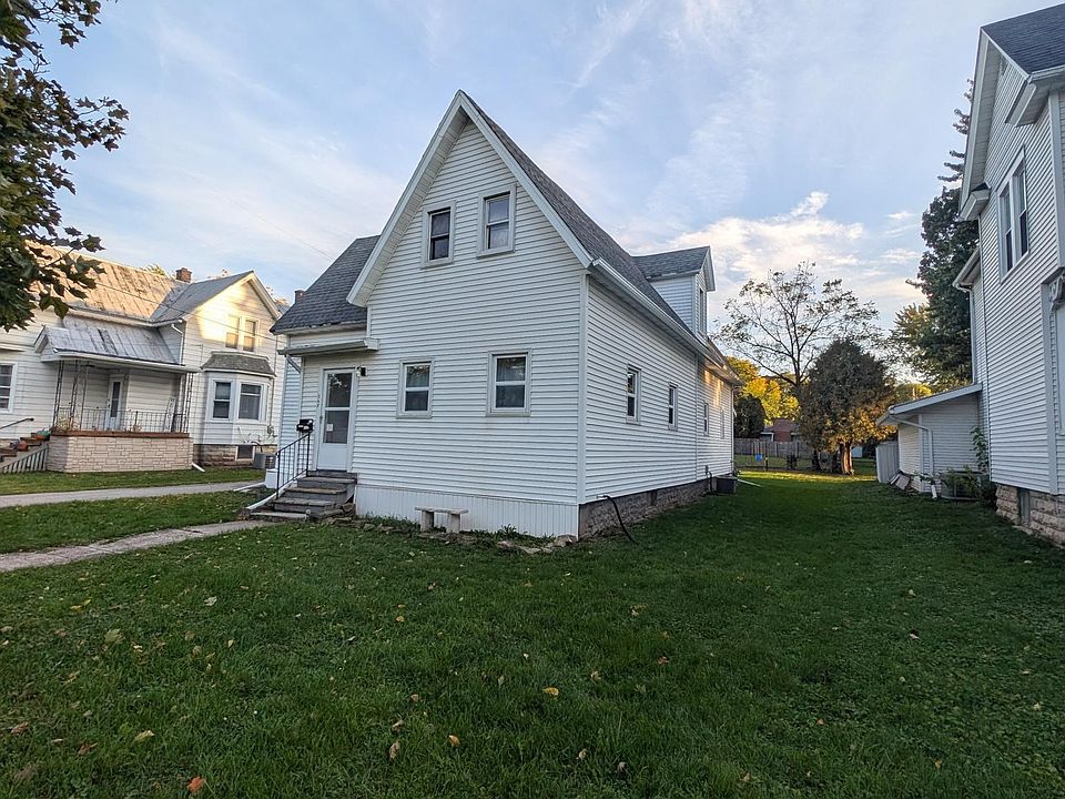 1st image of 242 E Merrill Ave