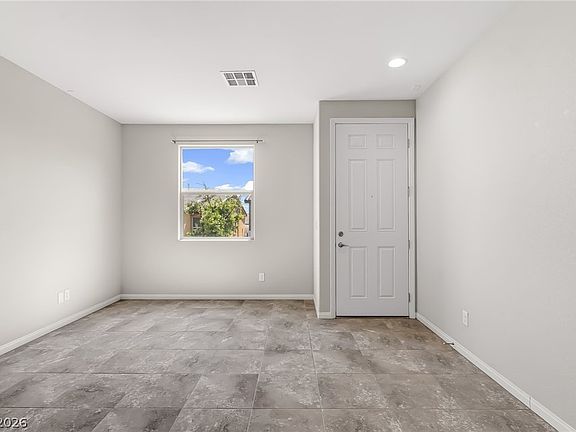 3rd image of 2727 Chinaberry Hill St