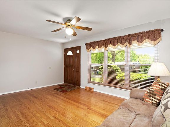 2nd image of 4521 Blairwood Dr