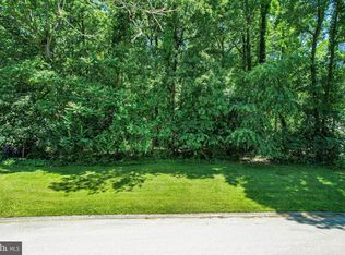 127 Cornell Dr, Hanover, PA 17331