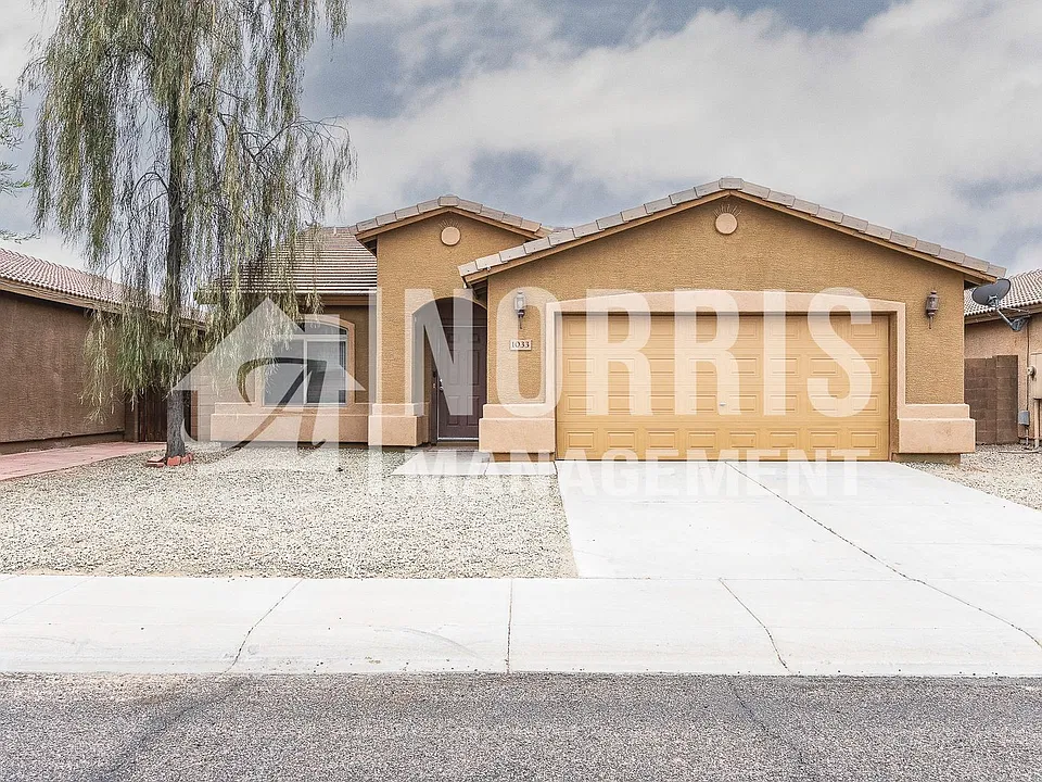 1033 W Nina Dr