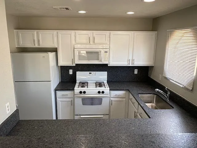 5036 S Rainbow Blvd #105 — Photo 6