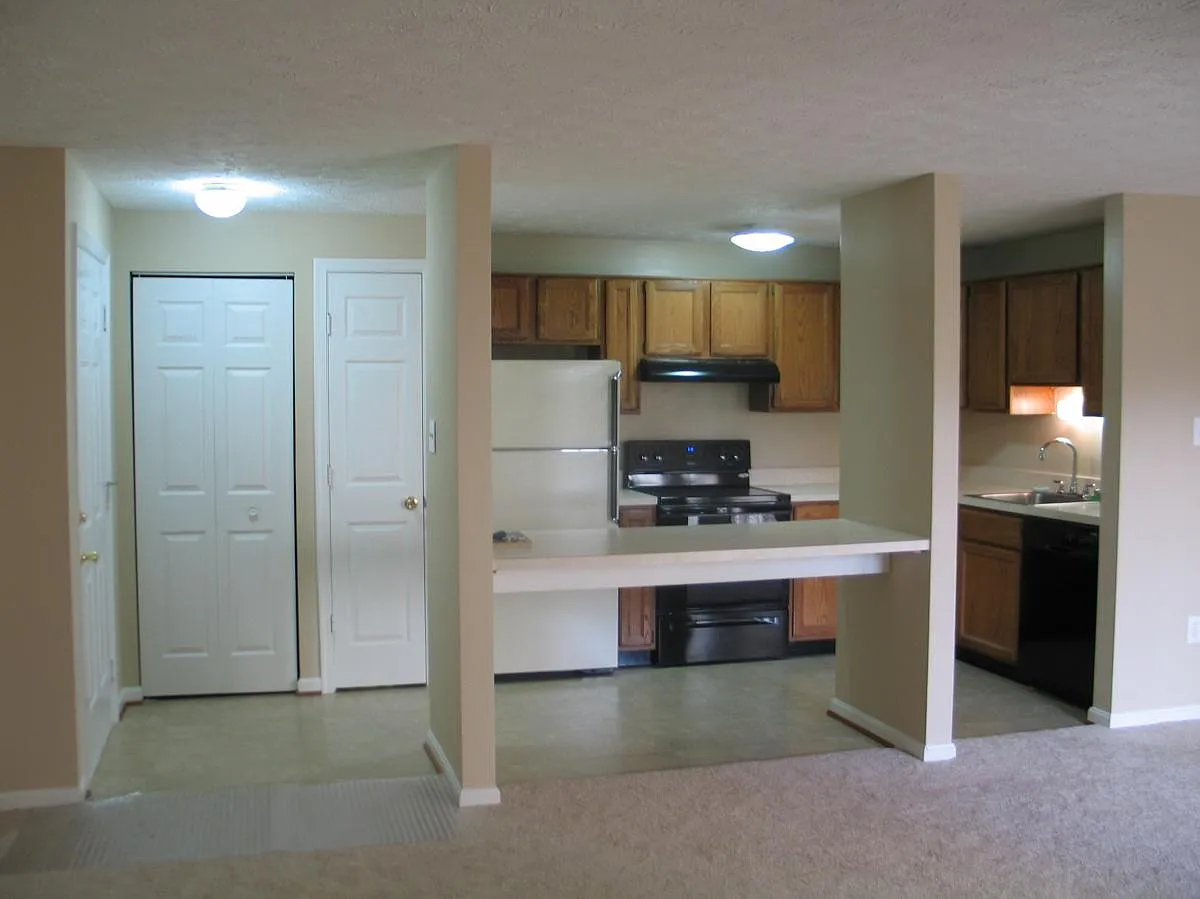 2 bed, 1008 sqft, $2,000 — Photo 3