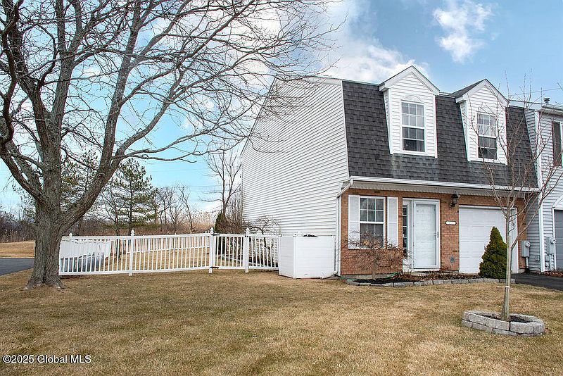 2nd image of 111 Bridgewood Lane
