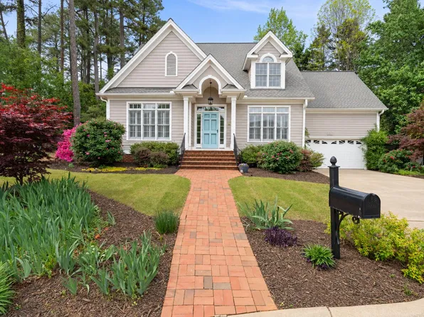 4925 Old Millcrest Ct, Raleigh, NC 27609