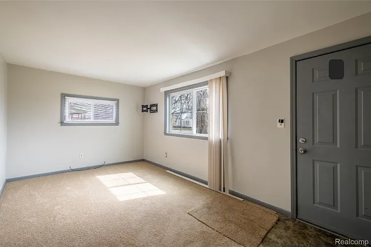 1377 Allen St — Photo 6