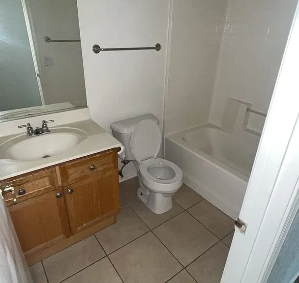 10821 W Royal Palm Rd — Photo 10