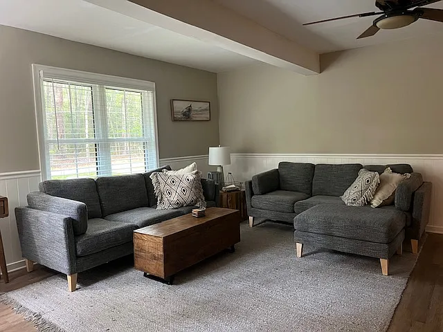 108 Boxwood Dr — Photo 3