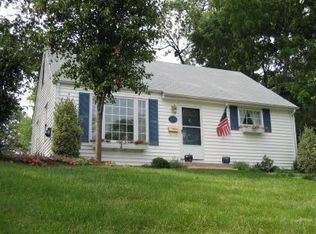 6718 Barrett Rd, Falls Church, VA 22042