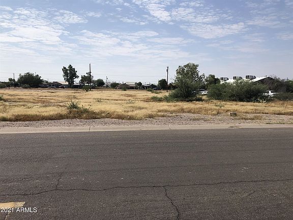 3rd image of 709 W McMurray Blvd