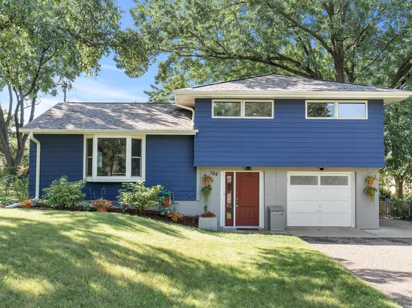 104 River Edge Way NE, Fridley, MN 55432