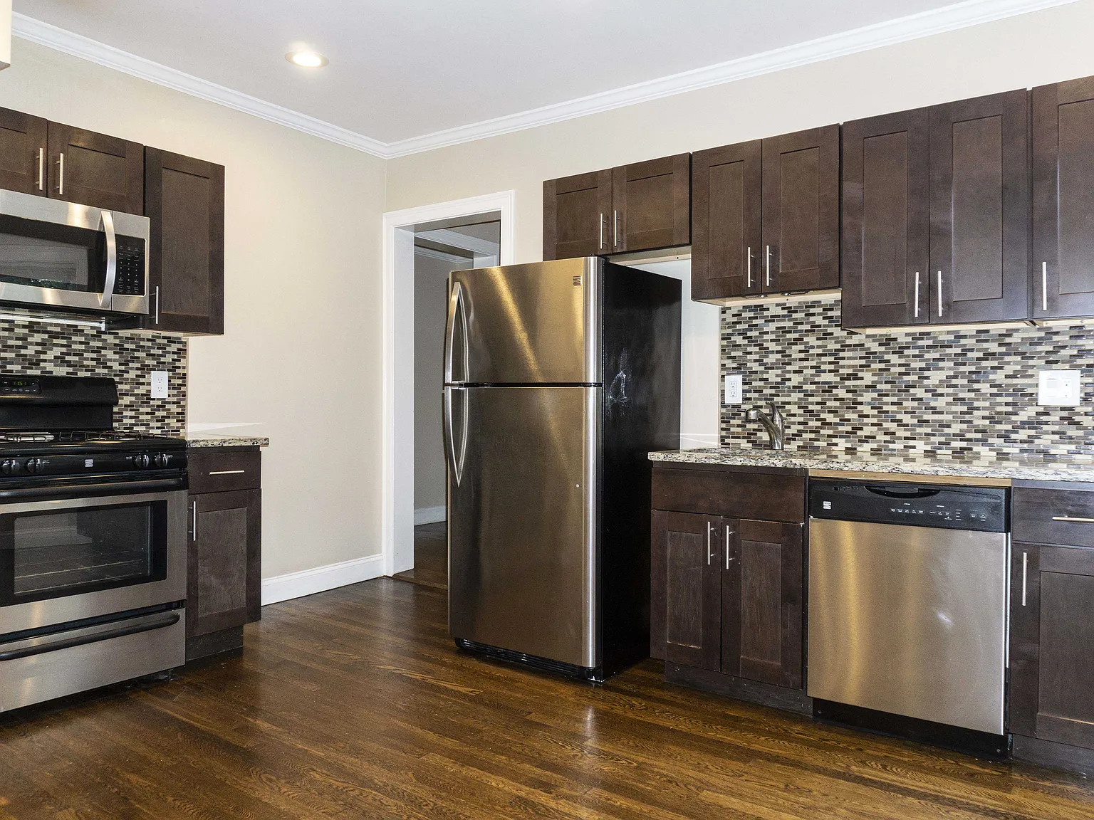 4 bed, $3,950 — Photo 3