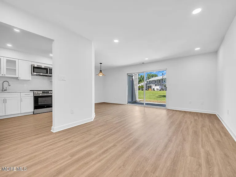 86 Holly Dr — Photo 6