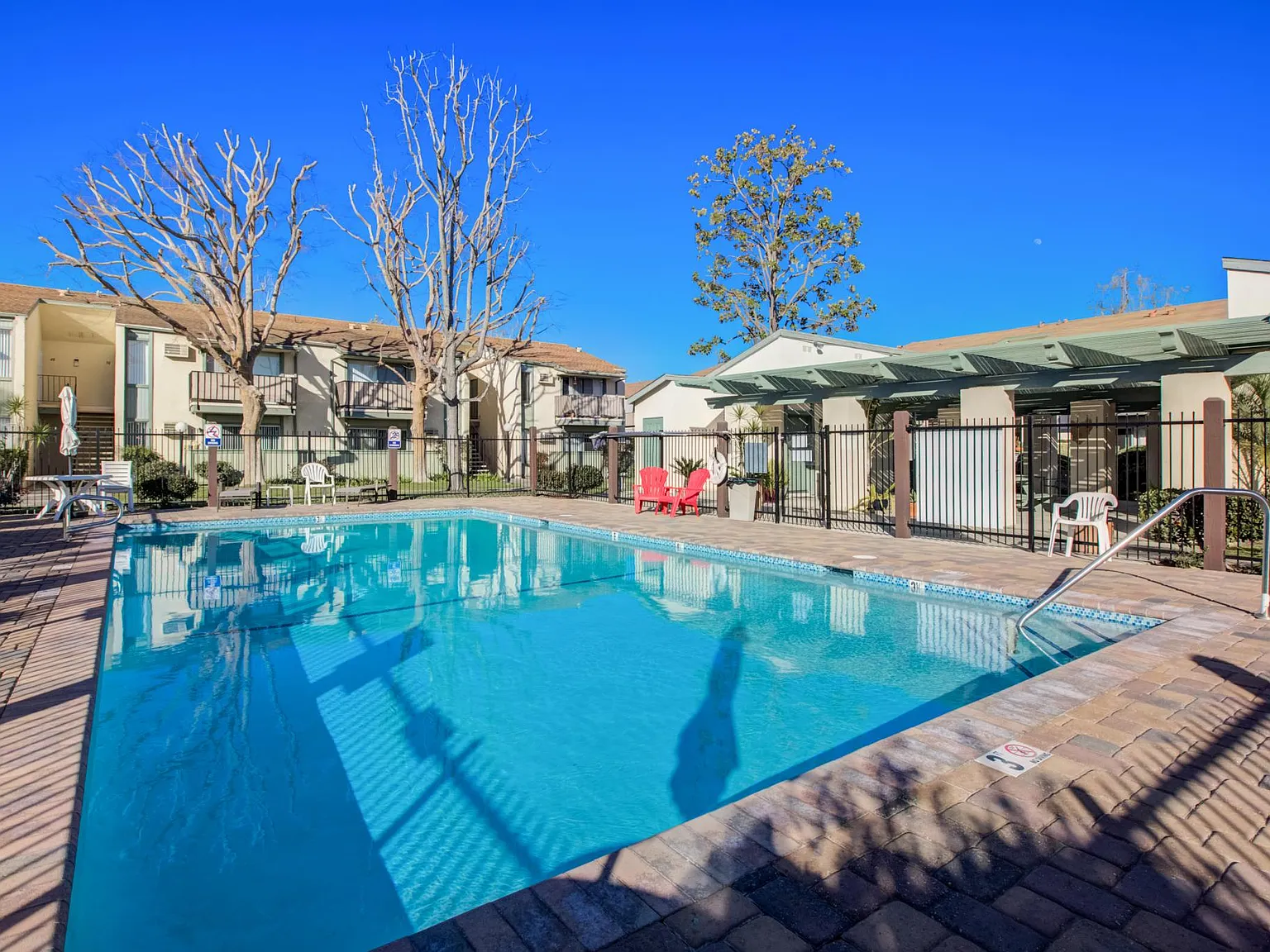 Orangewood Villa — Photo 2