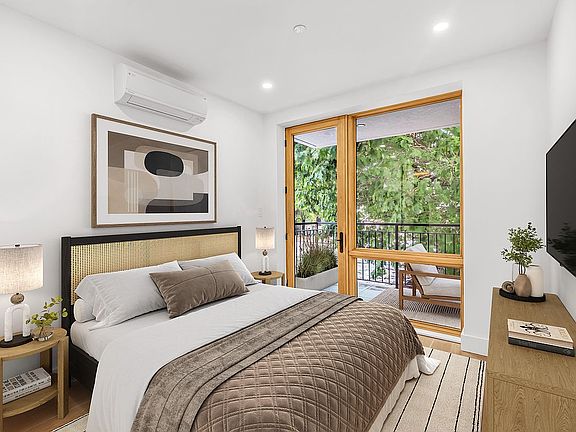 5th image of 226 Putnam Ave #301
