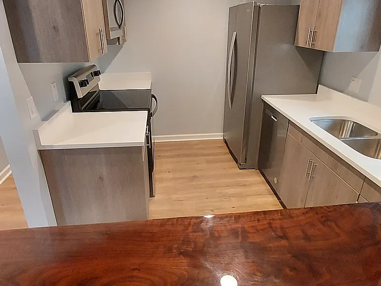 4513 Apache St — Photo 4